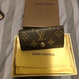 1 Day Sale Authentic LV 4keyholder.